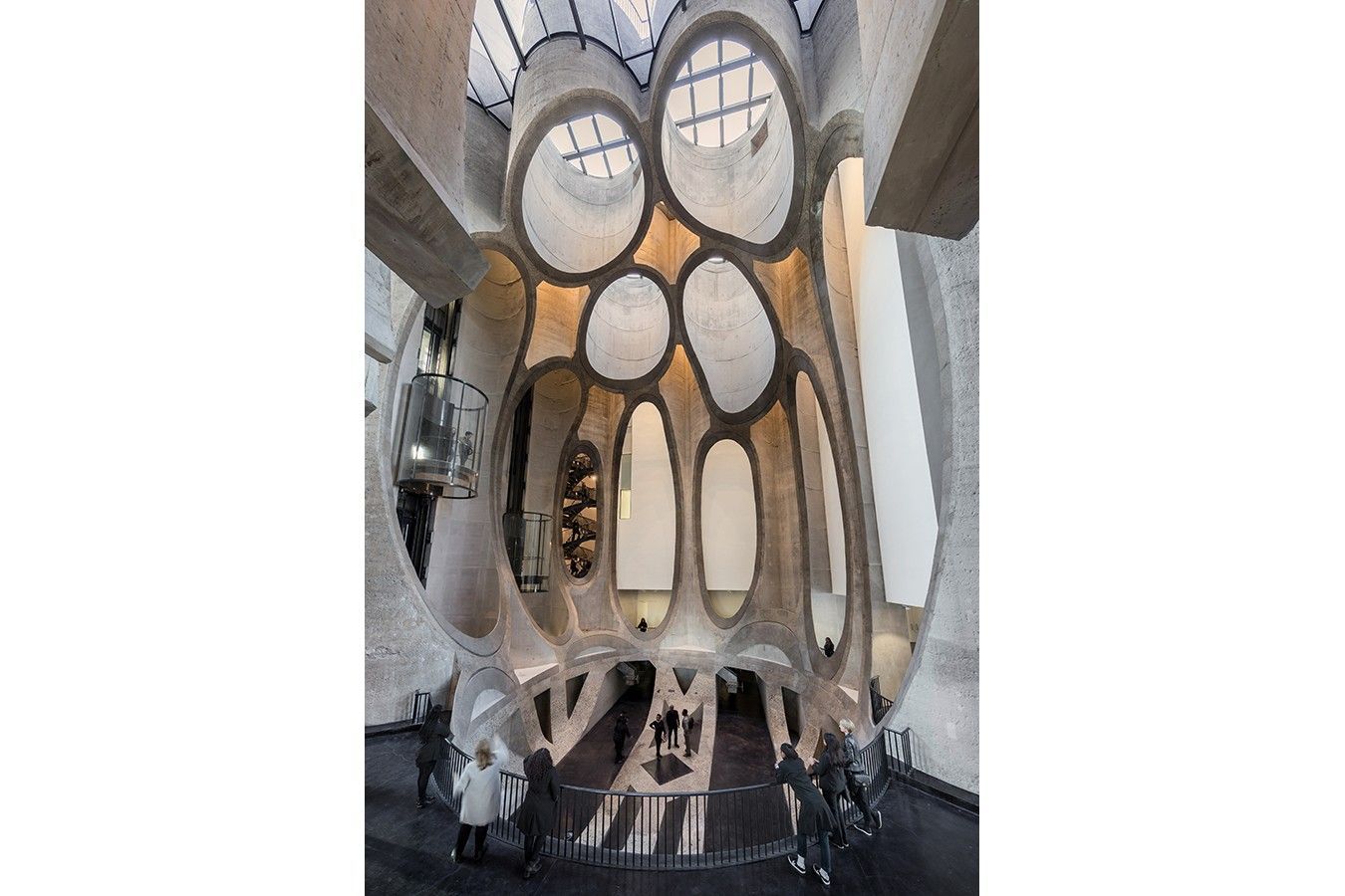 Atrium. © Iwan Baan