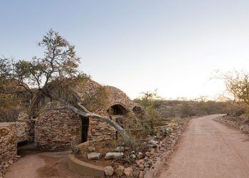 Mapungubwe Interpretation Center / Light Earth Designs LLP