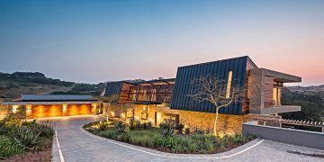 Albizia House / Metropole Architects