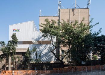 Outreach Foundation Community Centre / Local Studio